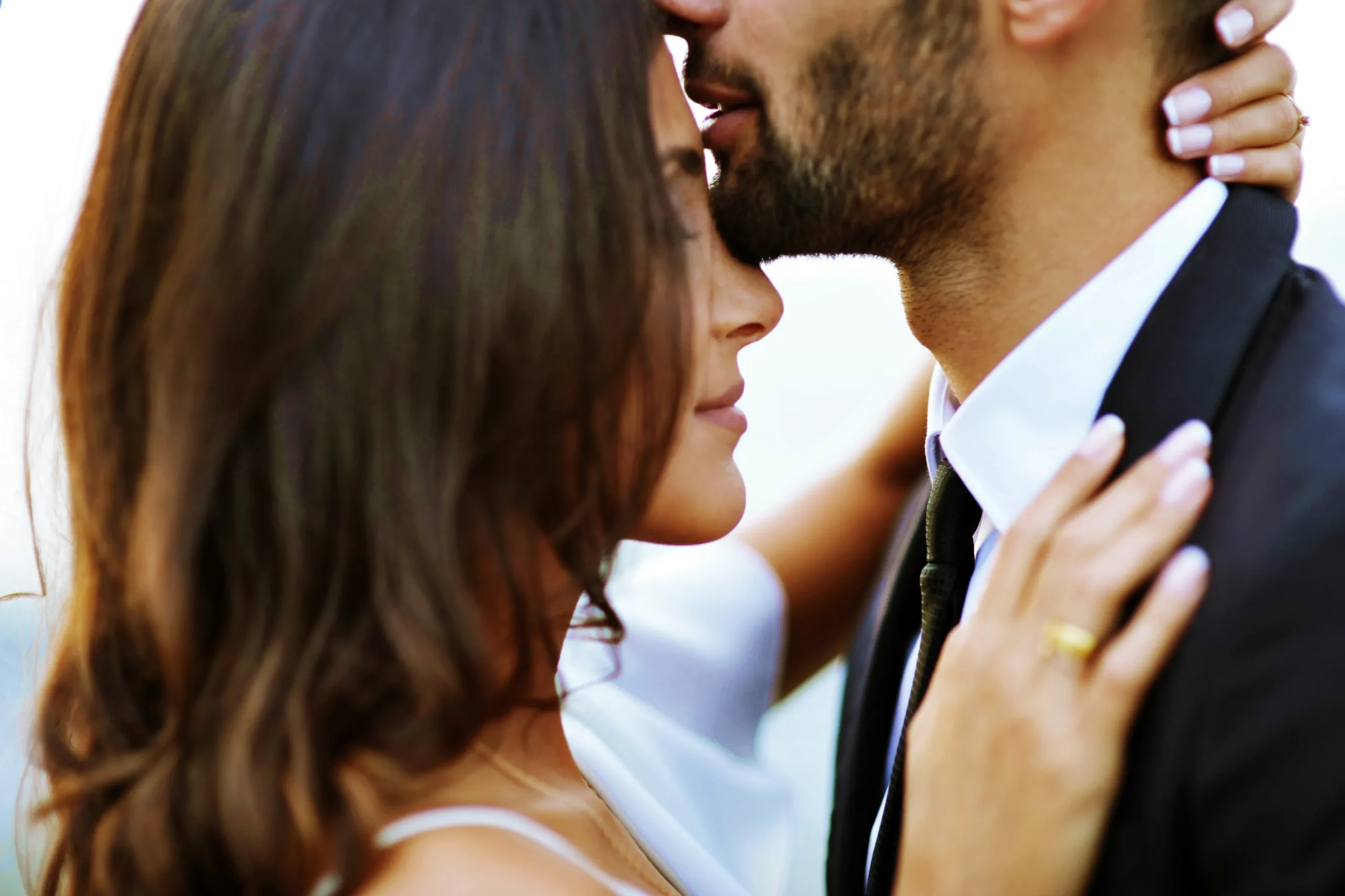 8 Signs of Emotional Intimacy
